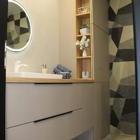 Apartamento Sonniges In Mit Eigenem Garten Und Weitblick