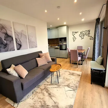 Sonniges In Mit Eigenem Garten Und Weitblick アパート *