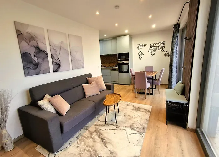 Sonniges In Mit Eigenem Garten Und Weitblick Appartement *