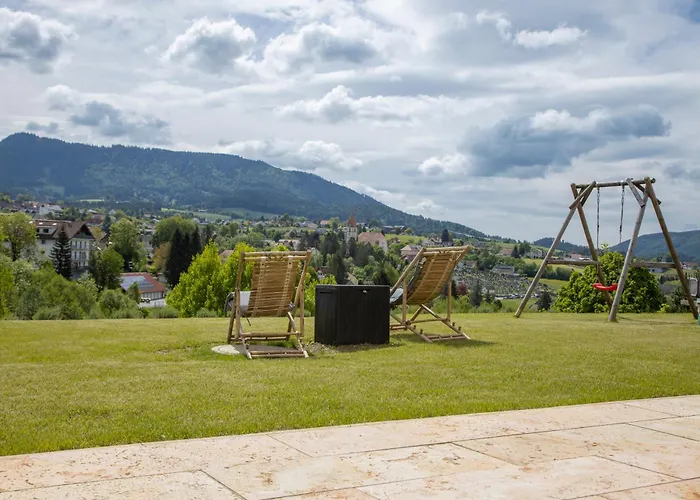 Sonniges In Mit Eigenem Garten Und Weitblick Appartement *